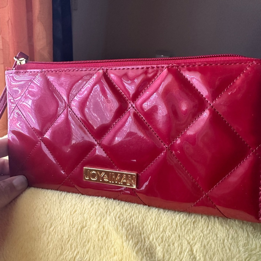 Joy & Iman Glossy Red Quilted wristlet - Picture 2 of 13